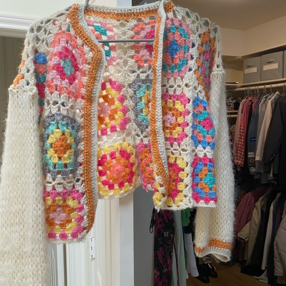Granny cardigan, fits cropped